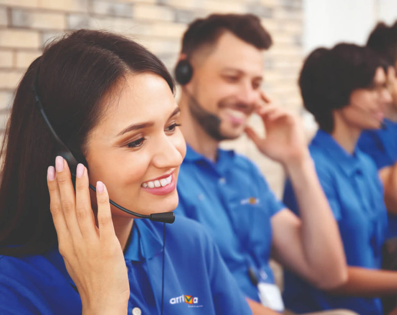 fullservice-arriva Mitarbeiterin am Telefon
